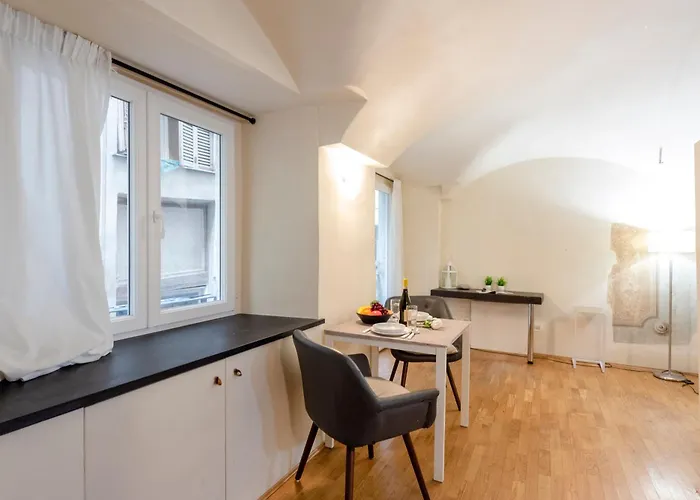 In San Lorenzo - Happy